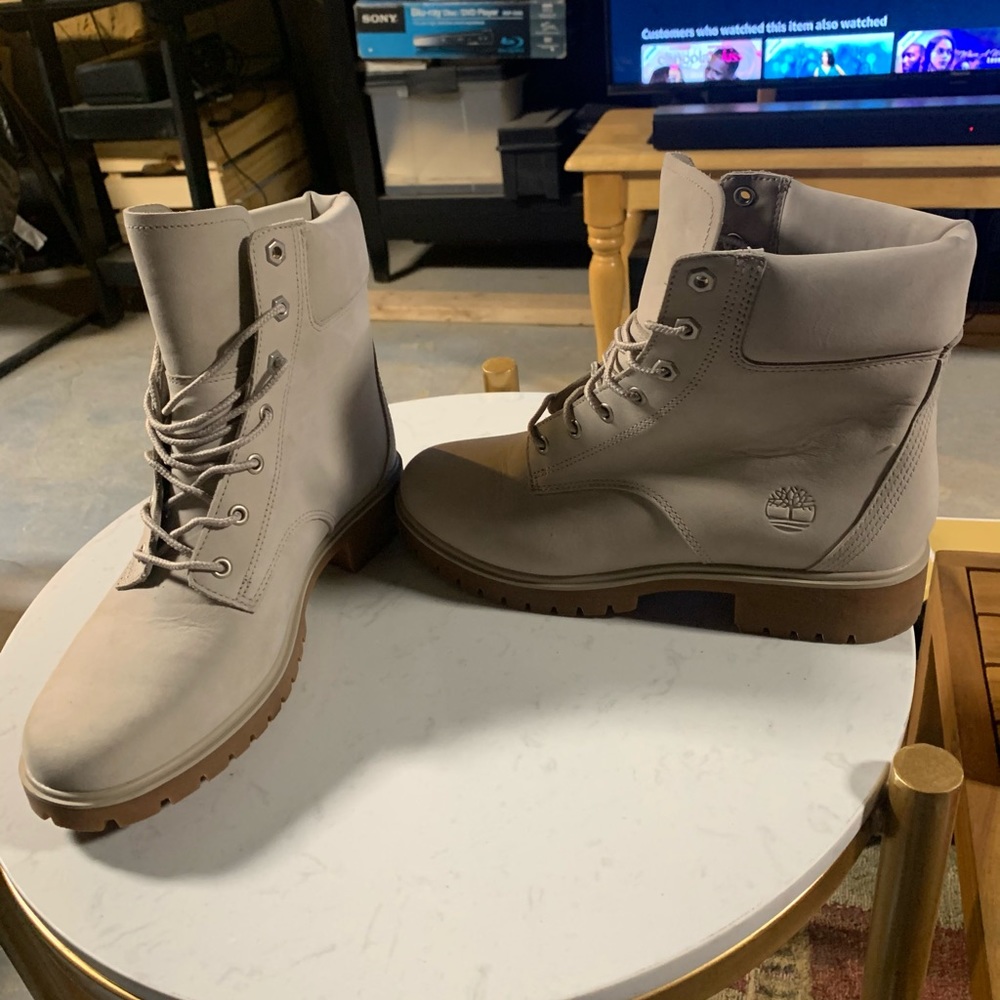 New Timberland Women Boots Size 8